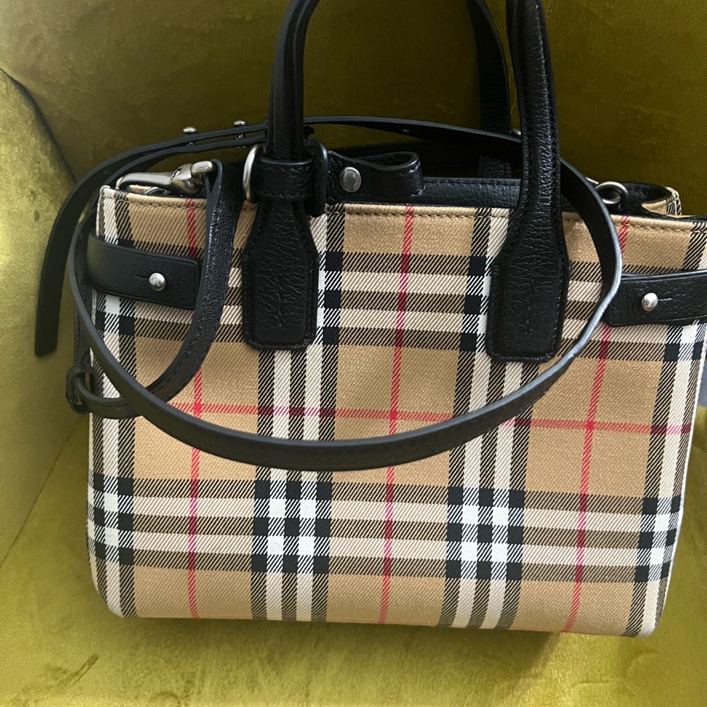 Burberry vintage check tote. 7.5” height. 10.5 width